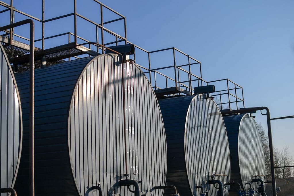 fuel storage tank features